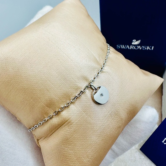 Swarovski Jewelry - NEW! Swarovski Minimalist Rhodium-Plated Ginger Disc Chain